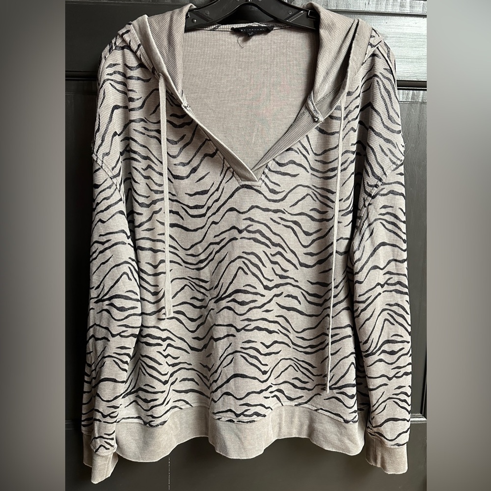Jane + Delancey Hooded Knit Shirt Gray With Black Animal Print Women’s Sz XL
